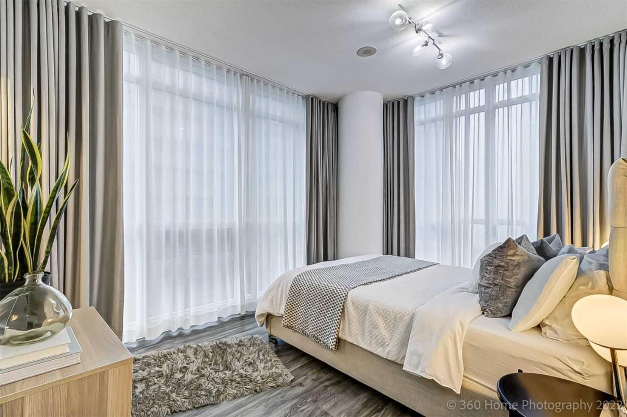 Prime Location - Stunning 2-Bdrm Condo Toronto Exteriör bild