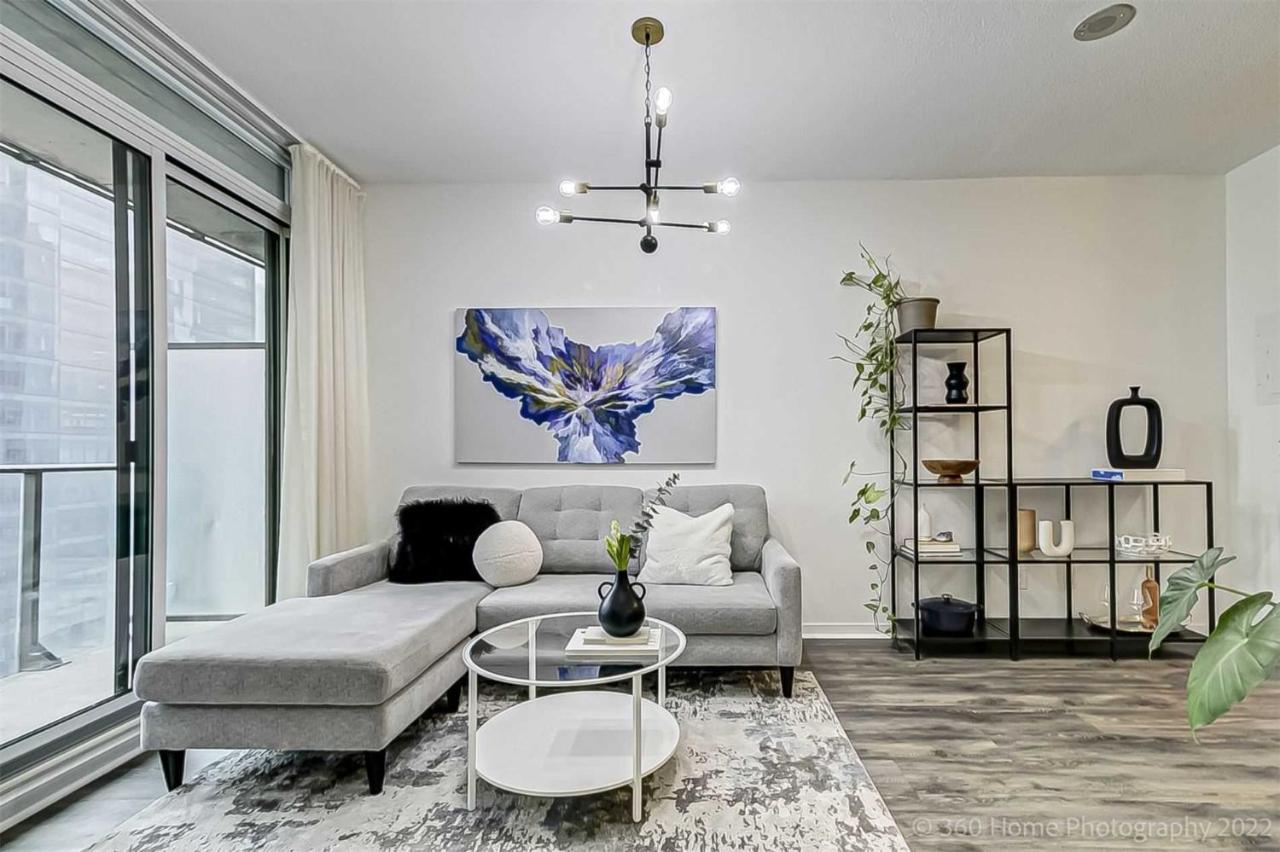 Prime Location - Stunning 2-Bdrm Condo Toronto Exteriör bild
